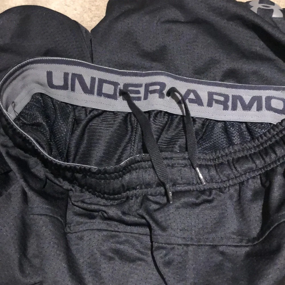 Under armor heat gear. Size medium. Prelove pre worn condition. M. Athletic - Picture 6 of 6